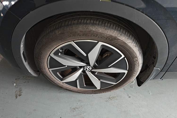 Used Volkswagen ID.4 CROZZ 2022 Long-Range PRO Edition Left Front Wheel Hub
