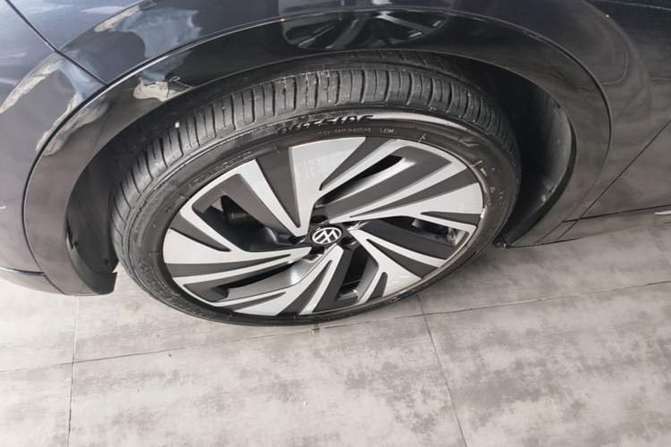 Used Volkswagen ID.4 CROZZ 2022 High-Performance PRIME Edition Left Front Wheel Hub