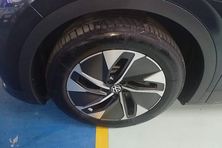 Used Volkswagen ID.4 CROZZ 2022 Long-Range PURE+ Edition Left Front Wheel Hub