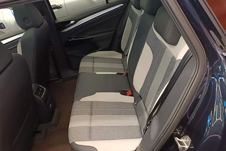 Used Volkswagen ID.4 CROZZ 2022 Pure Edition Limited Edition Left Rear Seat