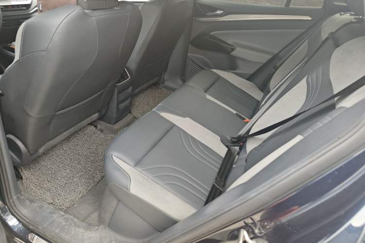 Used Volkswagen ID.4 CROZZ 2022 Long-Range Lite PRO Edition Left Rear Seat