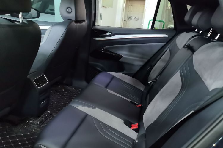 Used Volkswagen ID.4 CROZZ 2022 Long-Range PRO Edition Left Rear Seat
