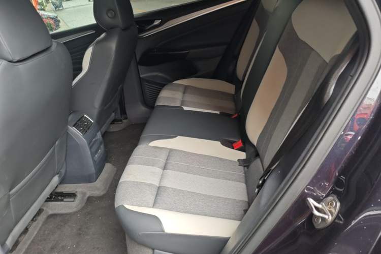 Used Volkswagen ID.4 CROZZ 2022 Long-Range PURE+ Edition Left Rear Seat