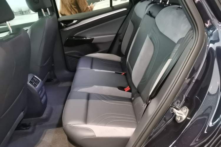 Used Volkswagen ID.4 CROZZ 2022 Long-Range Lite PRO Edition Left Rear Seat