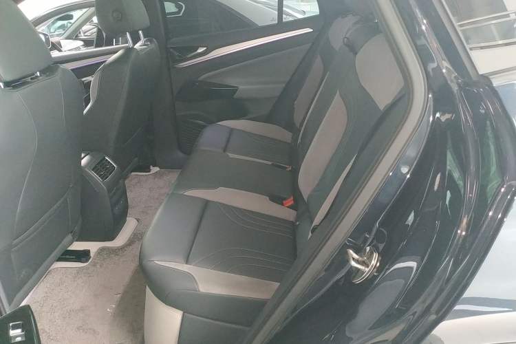 Used Volkswagen ID.4 CROZZ 2022 Long-Range PRO Edition Left Rear Seat