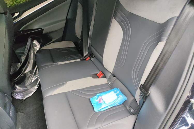 Used Volkswagen ID.4 CROZZ 2022 Long-Range Lite PRO Edition Left Rear Seat