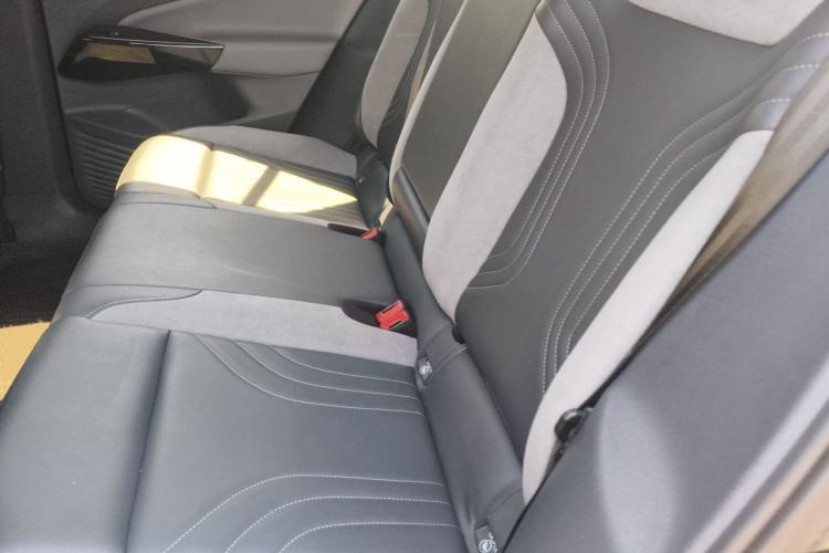 Used Volkswagen ID.4 CROZZ 2022 Long-Range Lite PRO Edition Left Rear Seat