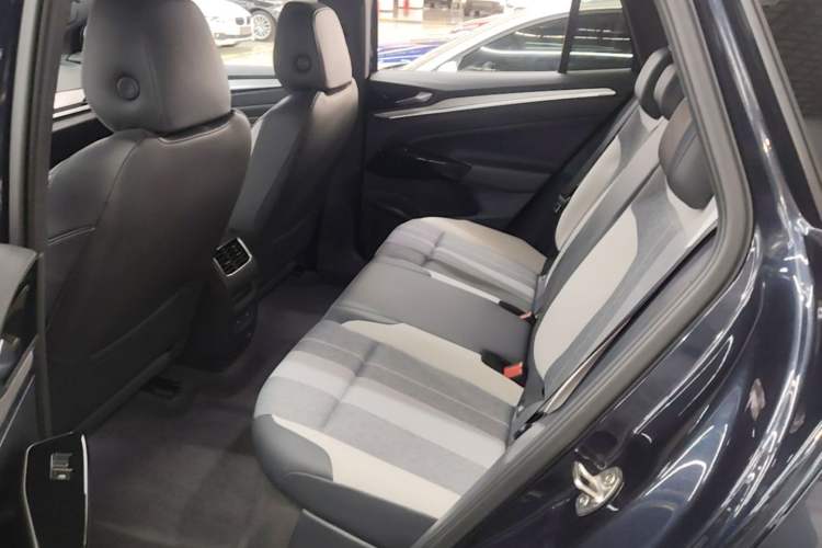 Used Volkswagen ID.4 CROZZ 2022 Pure Edition Limited Edition Left Rear Seat
