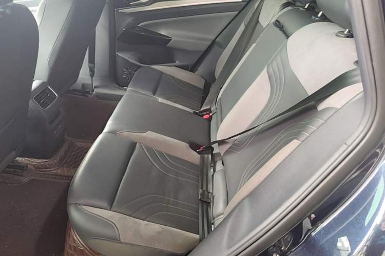 Used Volkswagen ID.4 CROZZ 2022 Long-Range Lite PRO Edition Left Rear Seat
