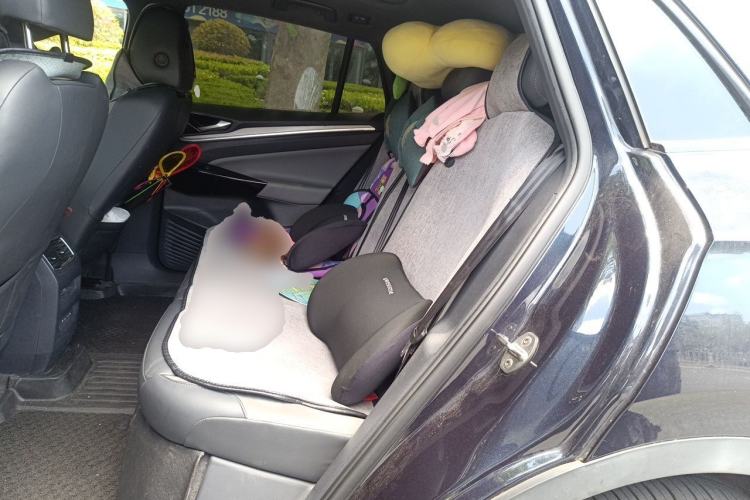 Used Volkswagen ID.4 CROZZ 2022 Long-Range Lite PRO Edition Left Rear Seat