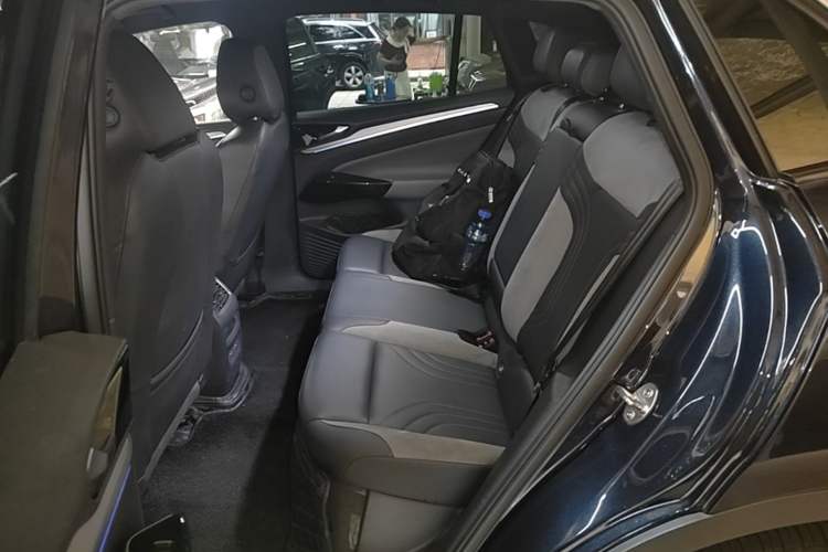Used Volkswagen ID.4 CROZZ 2022 Long-Range Lite PRO Edition Left Rear Seat
