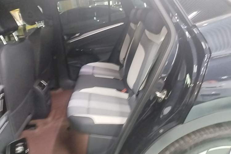 Used Volkswagen ID.4 CROZZ 2022 Long-Range PURE+ Edition Left Rear Seat