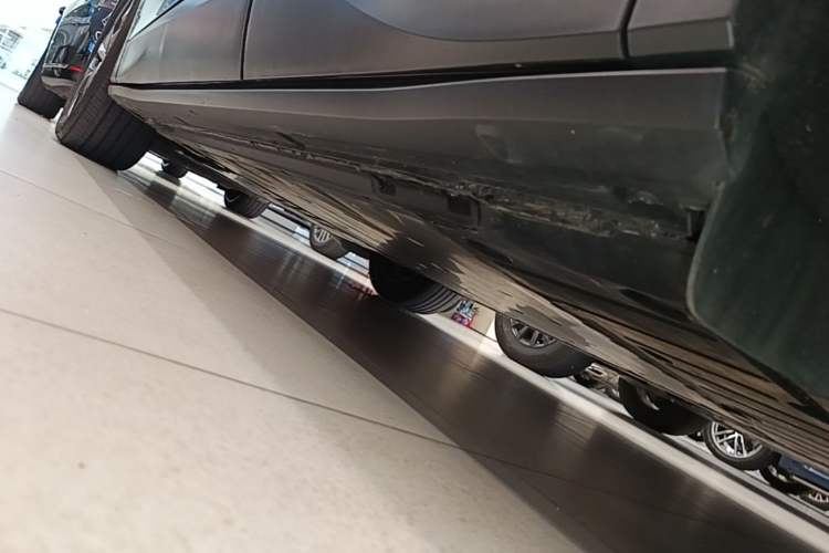 Used Volkswagen ID.4 CROZZ 2022 Pure Edition Limited Edition Left Side Sill