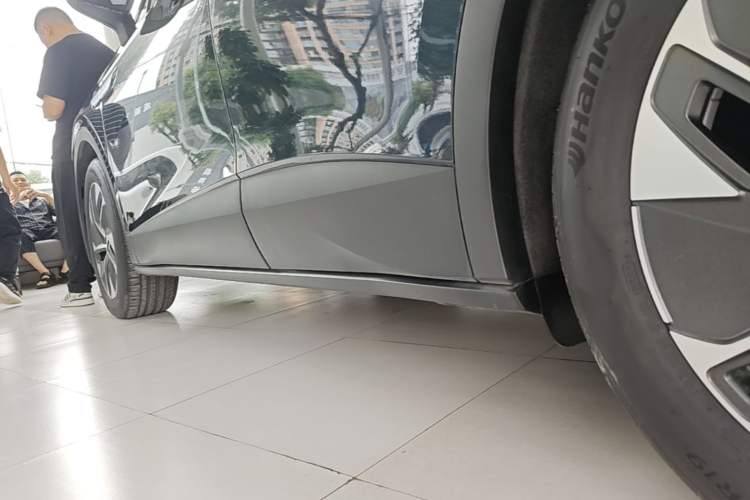 Used Volkswagen ID.4 CROZZ 2022 Pure Edition Limited Edition Left Side Sill