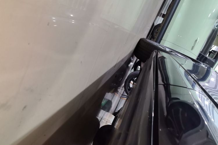 Used Volkswagen ID.4 CROZZ 2022 Long-Range PRO Edition Left Side Sill