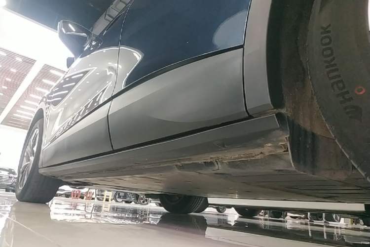 Used Volkswagen ID.4 CROZZ 2022 Pure Edition Limited Edition Left Side Sill