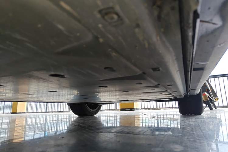Used Volkswagen ID.4 CROZZ 2022 Long-Range PRO Edition Left Side Sill