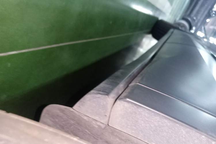 Used Volkswagen ID.4 CROZZ 2022 Standard Range PURE Edition Left Side Sill