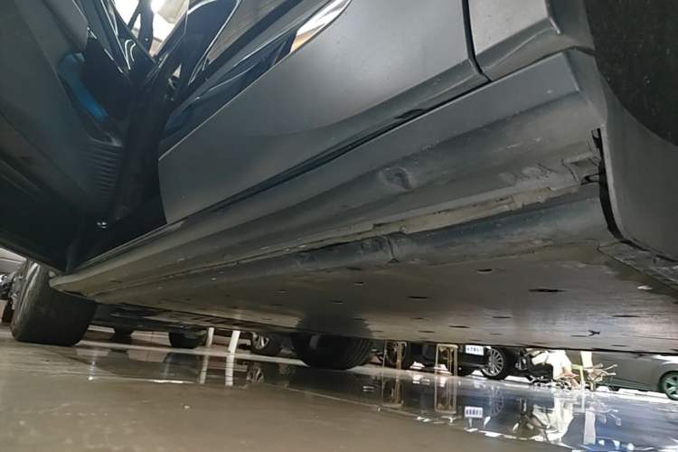 Used Volkswagen ID.4 CROZZ 2022 Long-Range Lite PRO Edition Left Side Sill