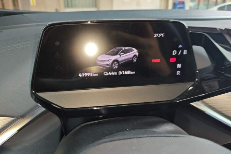Used Volkswagen ID.4 CROZZ 2022 Long-Range PURE+ Edition Odometer Close Up