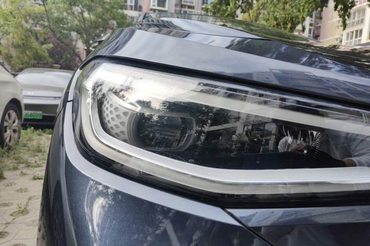 Used Volkswagen ID.4 CROZZ 2022 Long-Range Lite PRO Edition Right Front Headlight