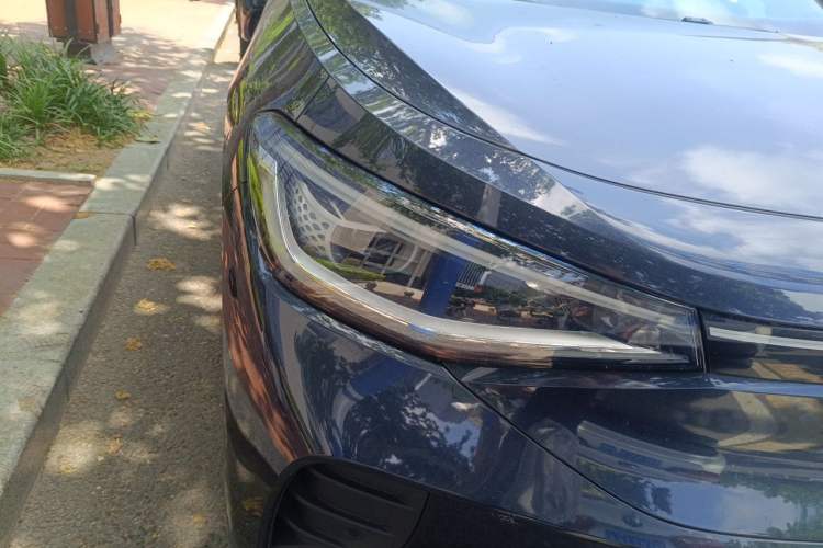 Used Volkswagen ID.4 CROZZ 2022 Long-Range Lite PRO Edition Right Front Headlight