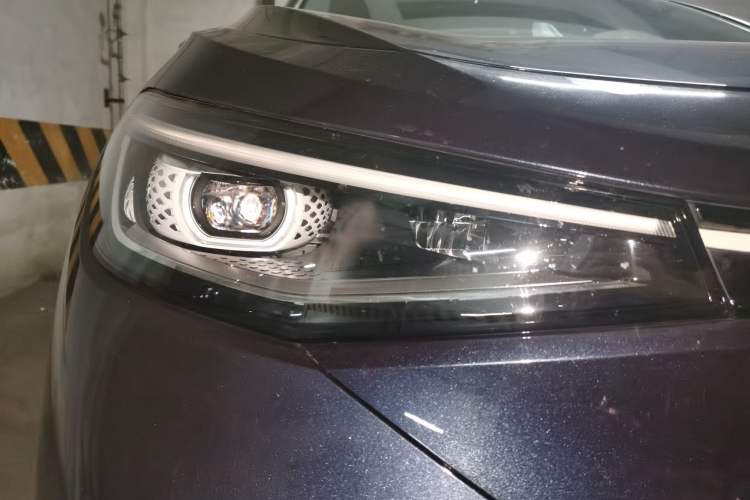 Used Volkswagen ID.4 CROZZ 2022 Pure Edition Limited Edition Right Front Headlight
