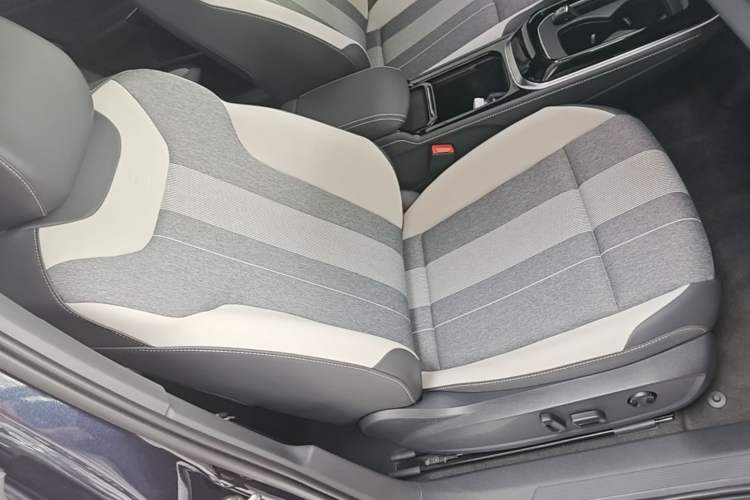 Used Volkswagen ID.4 CROZZ 2022 Pure Edition Limited Edition Right Front Seat