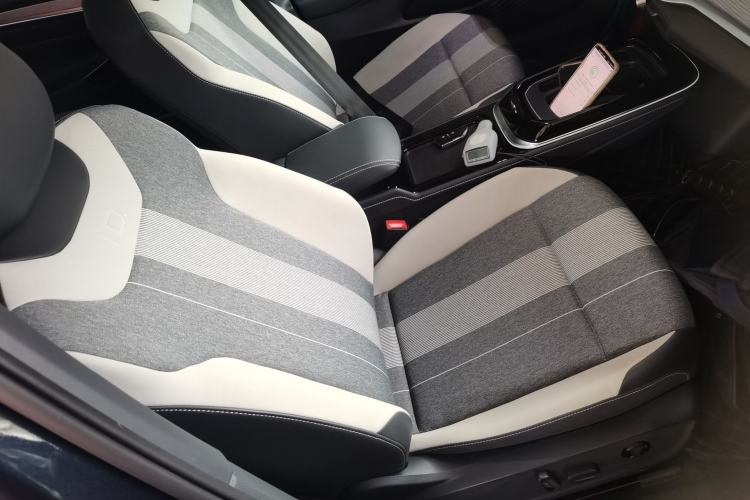 Used Volkswagen ID.4 CROZZ 2022 Standard Range PURE Edition Right Front Seat