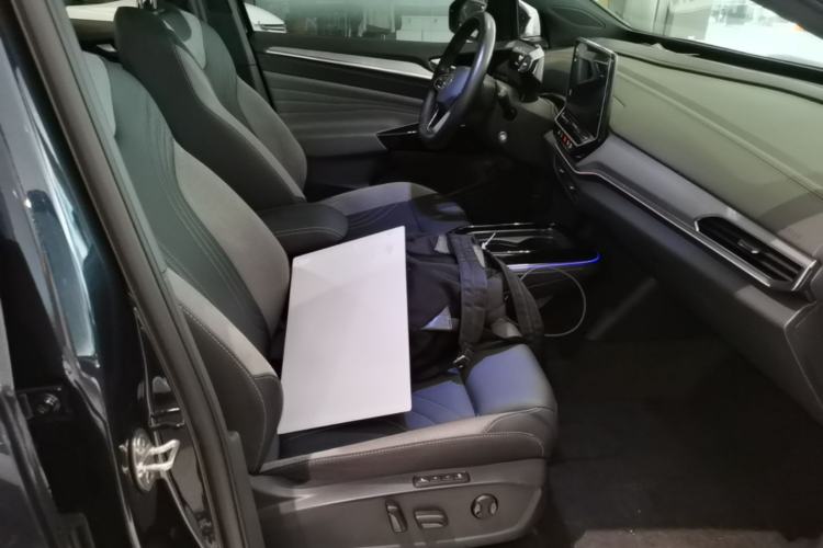 Used Volkswagen ID.4 CROZZ 2022 Long-Range Lite PRO Edition Right Front Seat