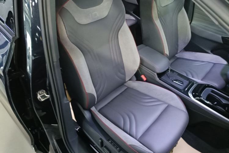 Used Volkswagen ID.4 CROZZ 2022 High-Performance PRIME Edition Right Front Seat