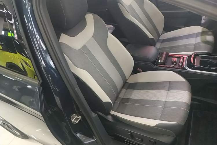 Used Volkswagen ID.4 CROZZ 2022 Pure Edition Limited Edition Right Front Seat