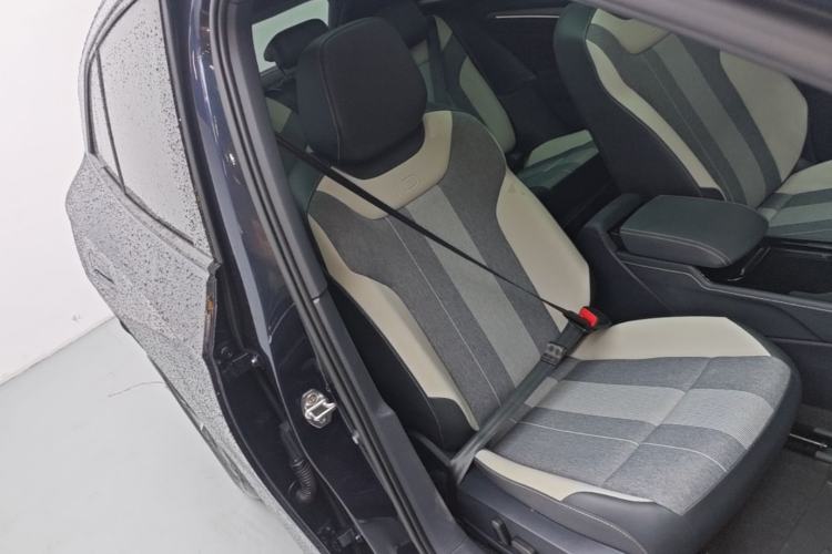 Used Volkswagen ID.4 CROZZ 2022 Pure Edition Limited Edition Right Front Seat