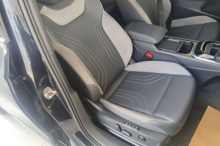 Used Volkswagen ID.4 CROZZ 2022 Long-Range Lite PRO Edition Right Front Seat