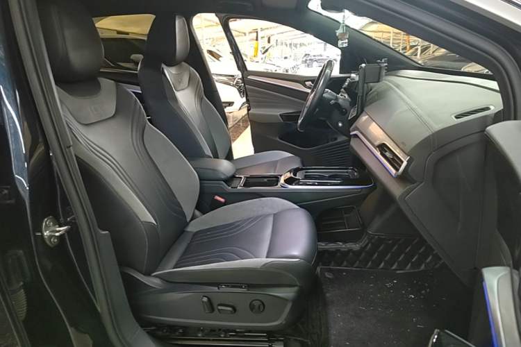 Used Volkswagen ID.4 CROZZ 2022 Long-Range Lite PRO Edition Right Front Seat