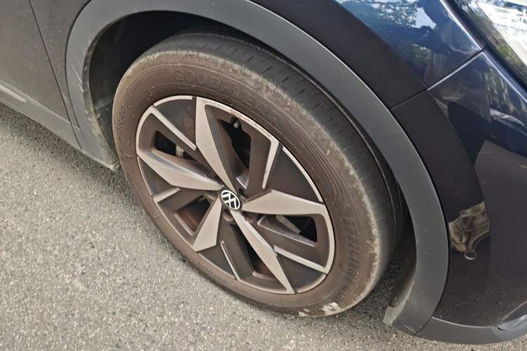 Used Volkswagen ID.4 CROZZ 2022 Long-Range Lite PRO Edition Right Front Wheel Hub
