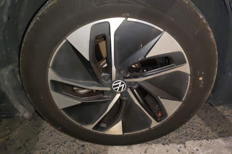 Used Volkswagen ID.4 CROZZ 2022 Pure Edition Limited Edition Right Front Wheel Hub