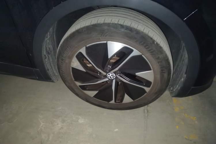 Used Volkswagen ID.4 CROZZ 2022 Pure Edition Limited Edition Right Front Wheel Hub
