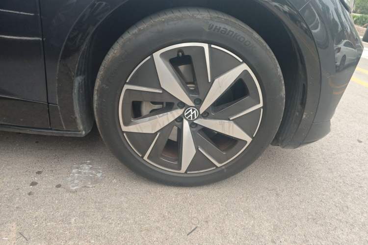 Used Volkswagen ID.4 CROZZ 2022 Long-Range PRO Edition Right Front Wheel Hub