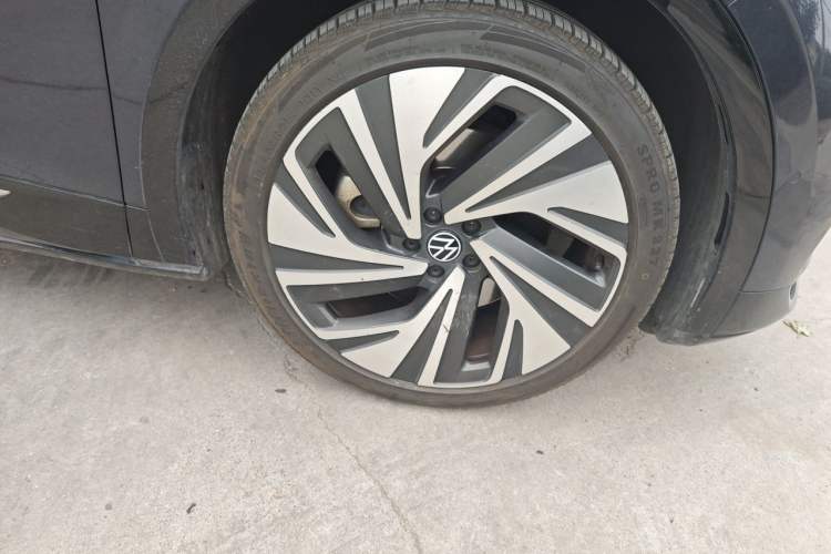 Used Volkswagen ID.4 CROZZ 2022 High-Performance PRIME Edition Right Front Wheel Hub