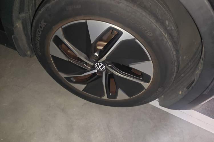 Used Volkswagen ID.4 CROZZ 2022 Pure Edition Limited Edition Right Front Wheel Hub