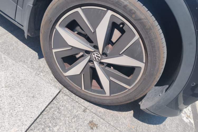 Used Volkswagen ID.4 CROZZ 2022 Long-Range Lite PRO Edition Right Front Wheel Hub