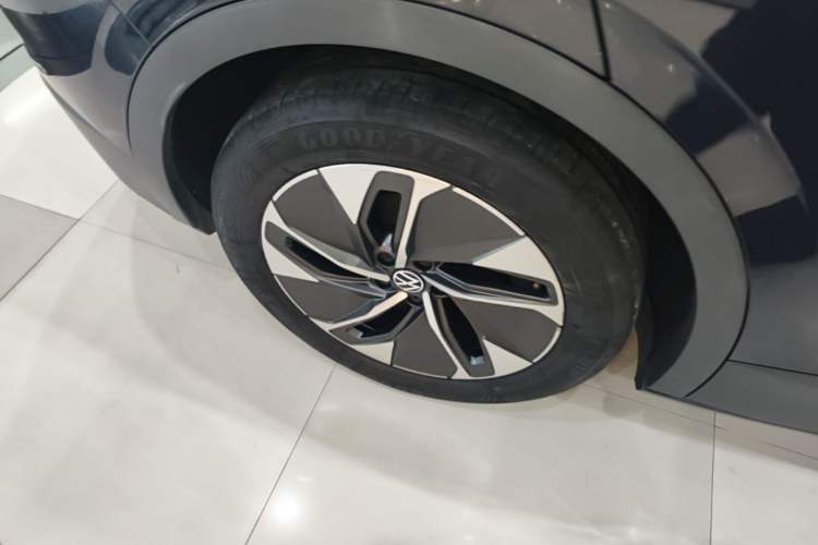 Used Volkswagen ID.4 CROZZ 2022 Standard Range PURE Edition Right Rear Wheel Hub