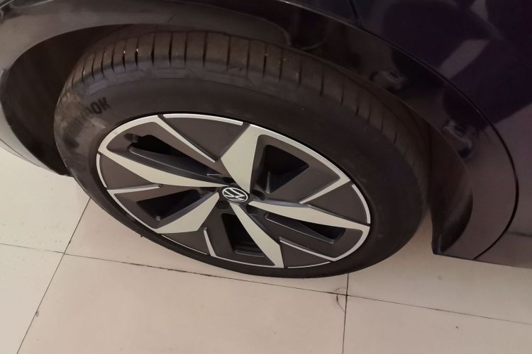 Used Volkswagen ID.4 CROZZ 2022 Long-Range PRO Edition Right Rear Wheel Hub