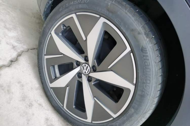 Used Volkswagen ID.4 CROZZ 2022 Long-Range Lite PRO Edition Right Rear Wheel Hub