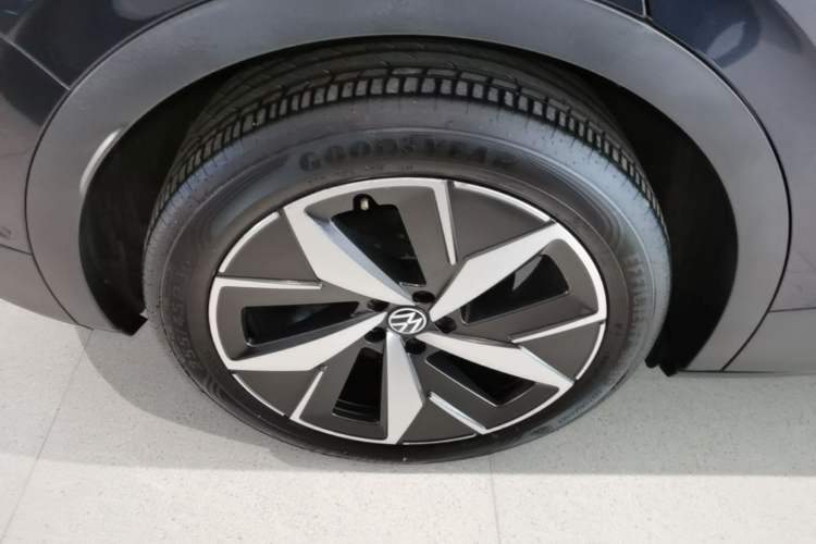 Used Volkswagen ID.4 CROZZ 2022 Long-Range Lite PRO Edition Right Rear Wheel Hub