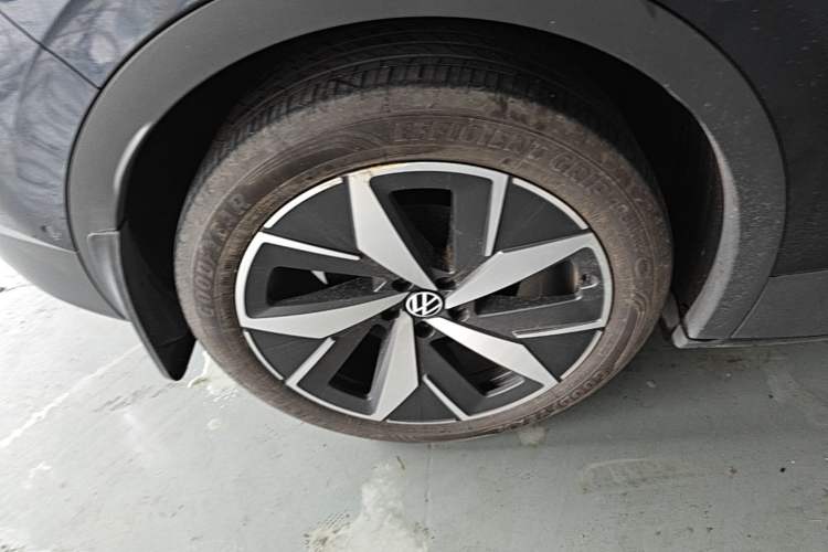 Used Volkswagen ID.4 CROZZ 2022 Long-Range PRO Edition Right Rear Wheel Hub