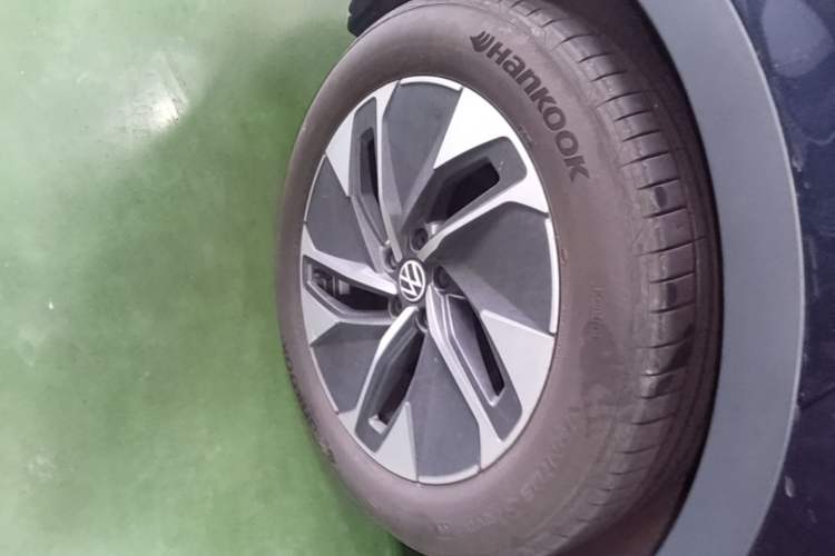 Used Volkswagen ID.4 CROZZ 2022 Standard Range PURE Edition Right Rear Wheel Hub