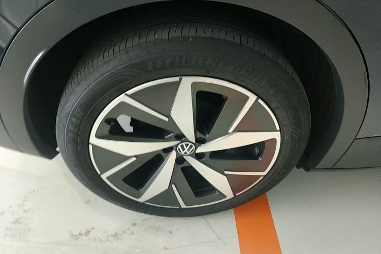 Used Volkswagen ID.4 CROZZ 2022 Long-Range Lite PRO Edition Right Rear Wheel Hub