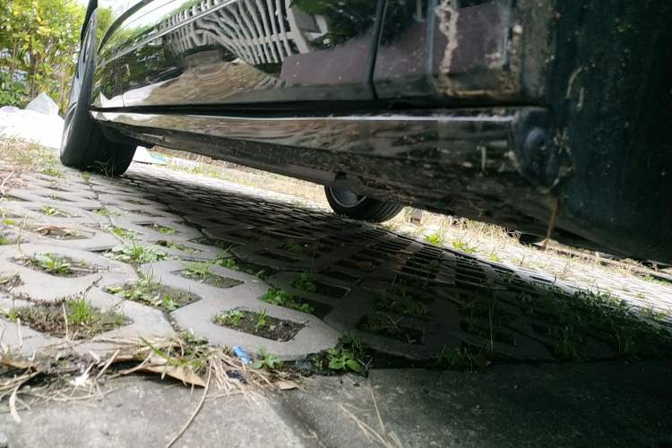 Used Volkswagen ID.4 CROZZ 2022 High-Performance PRIME Edition Right Side Sill